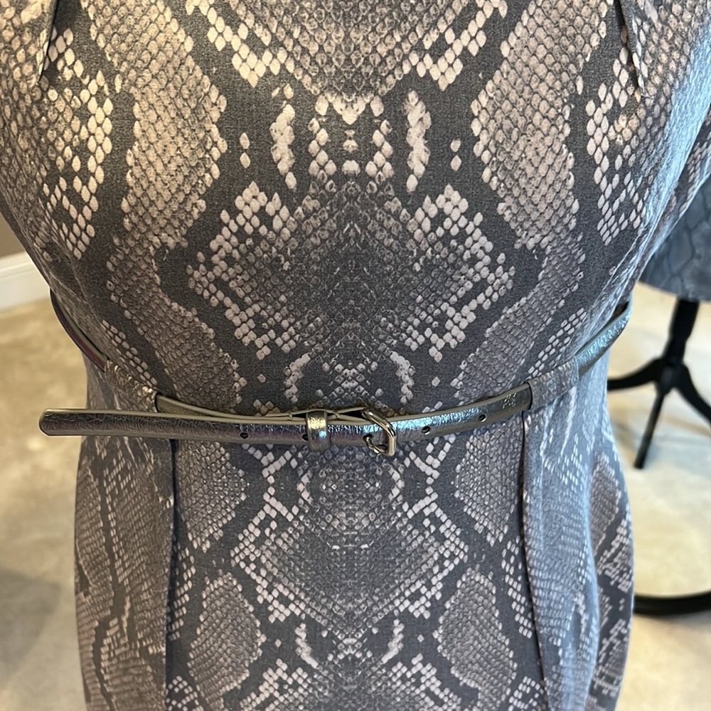 Calvin Klein sheath dress in gray snakeskin - Picture 3 of 4